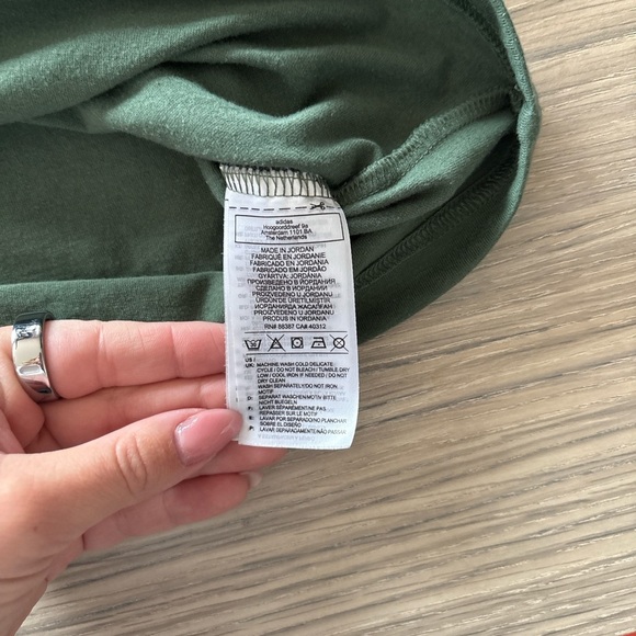 Women’s Adidas Green Logo Short Sleeve Crop Tee Size Small - Picture 6 of 6